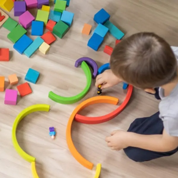 O desenvolvimento infantil e educacional na perspectiva das teorias de Piaget, Vygotsky e Wallon